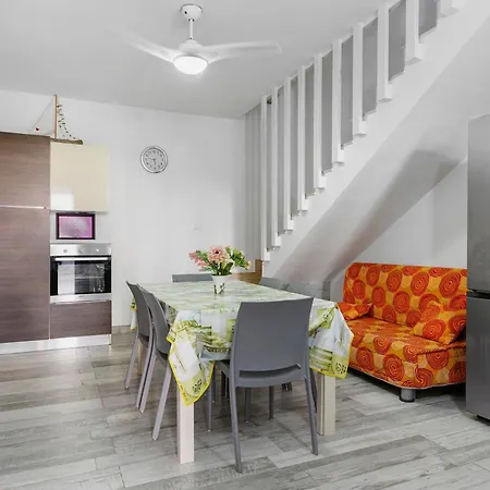Giulia House *
