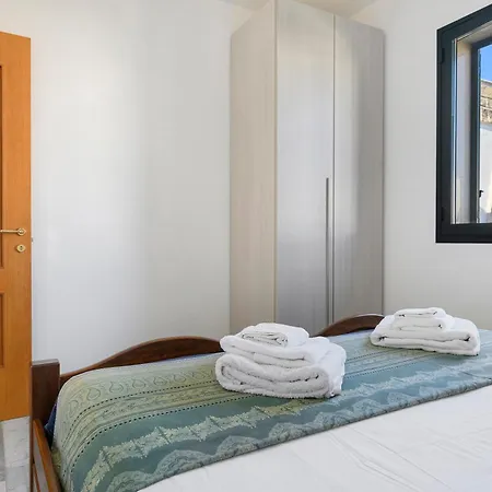 Giulia House *