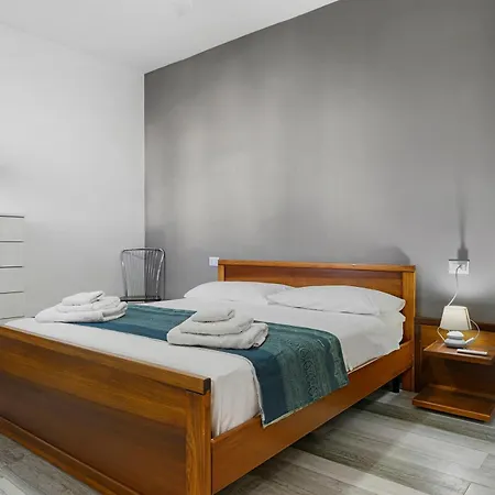 Giulia House *
